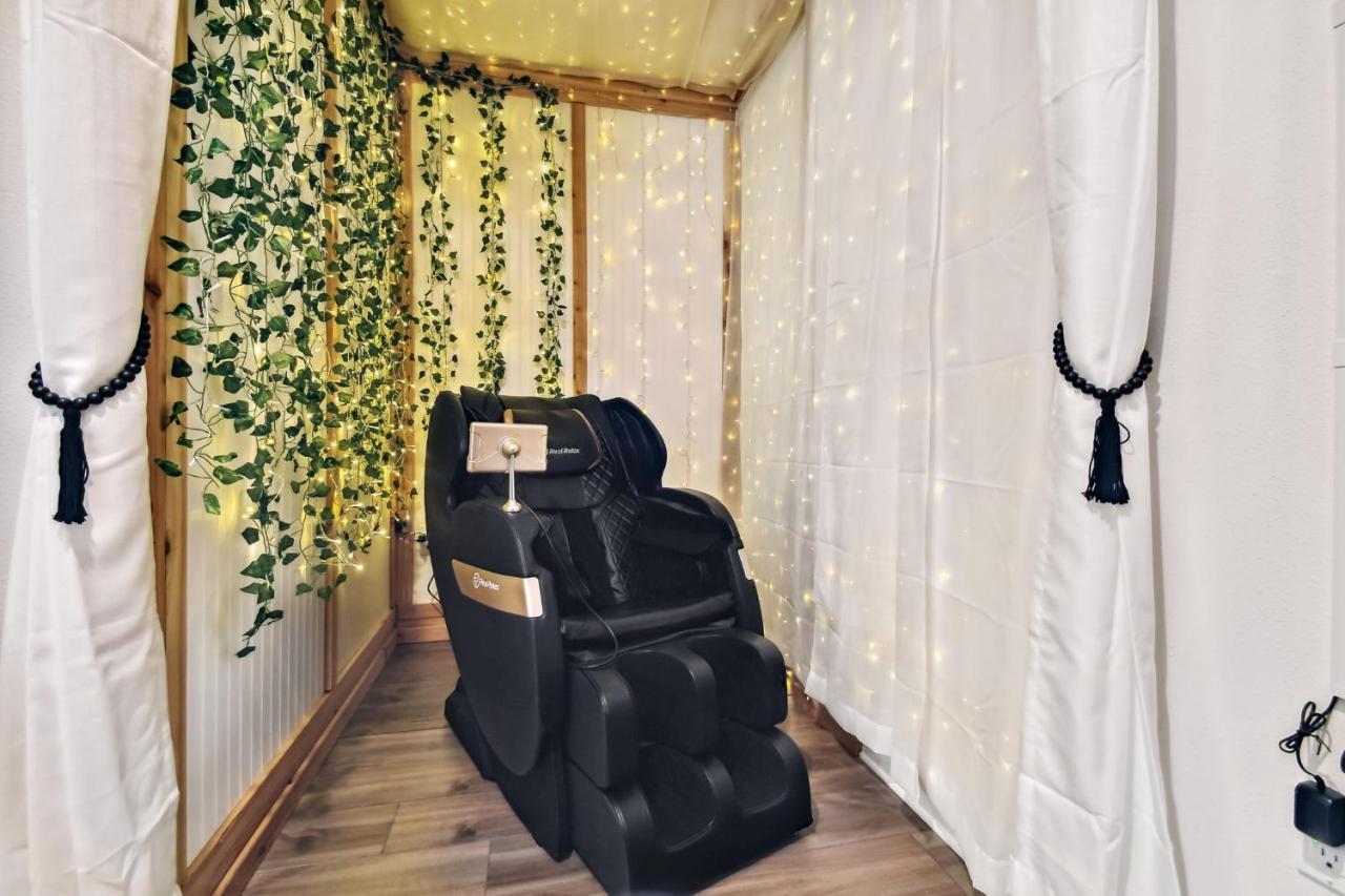 Plush Sheets, Games!, Huge Backyard, Massage Chair 탬파 외부 사진